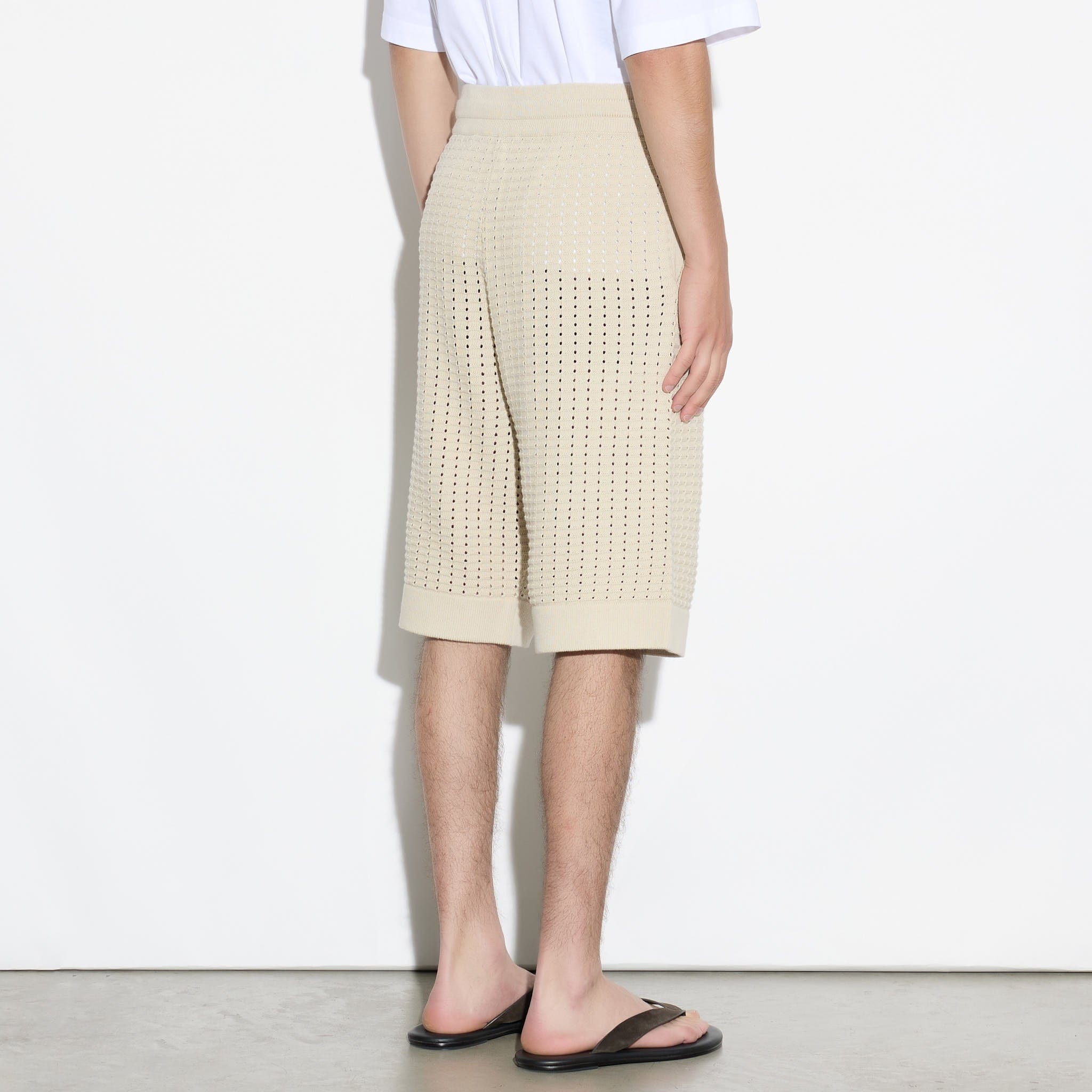 Bermuda con Cintura Elastica in Maglia Traforata Beige Bermuda Maglia Paolo Pecora