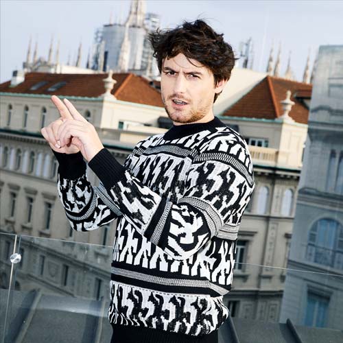 Pietro Terzini Artista Pop Chiara Ferragni Maglia Girocollo Jacquard Bianco Nero Motivo Duomo Ristorante Horto Milano