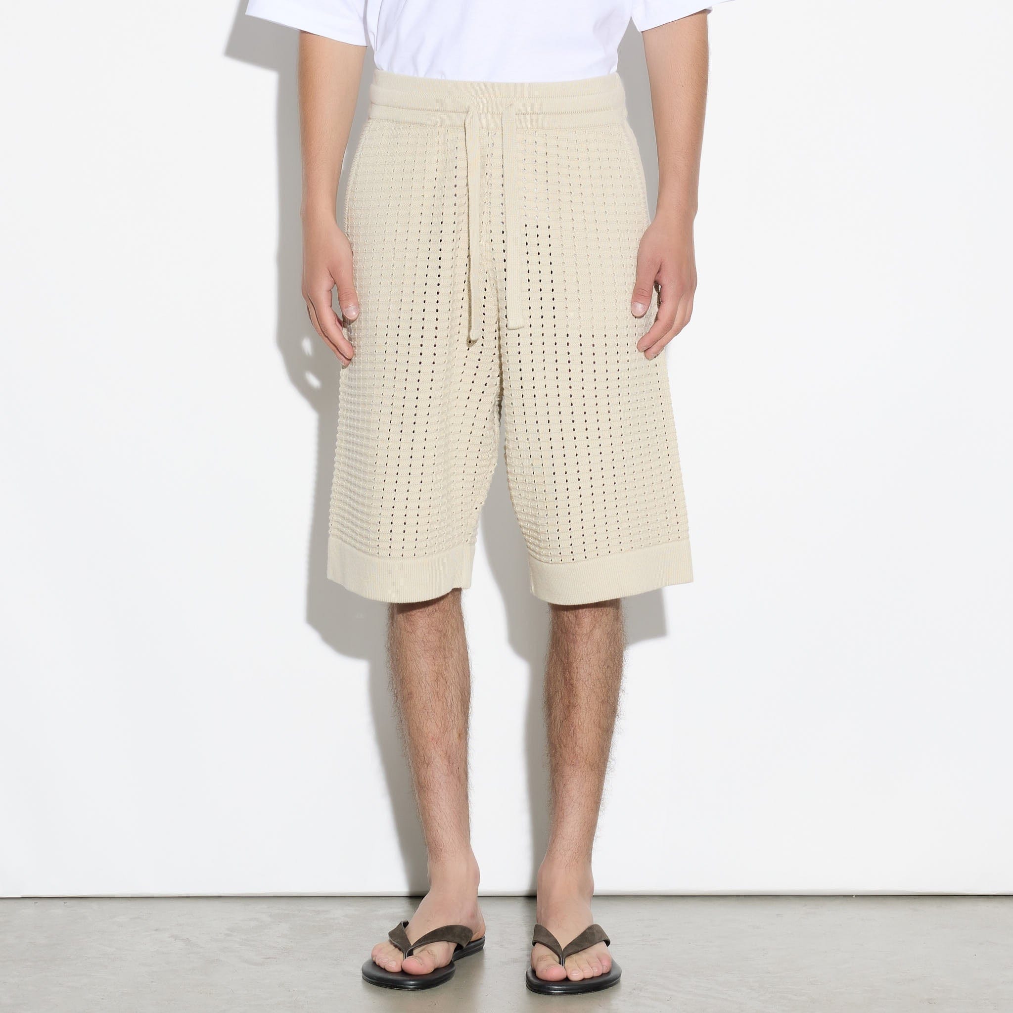 Bermuda con Cintura Elastica in Maglia Traforata Beige Bermuda Maglia Paolo Pecora