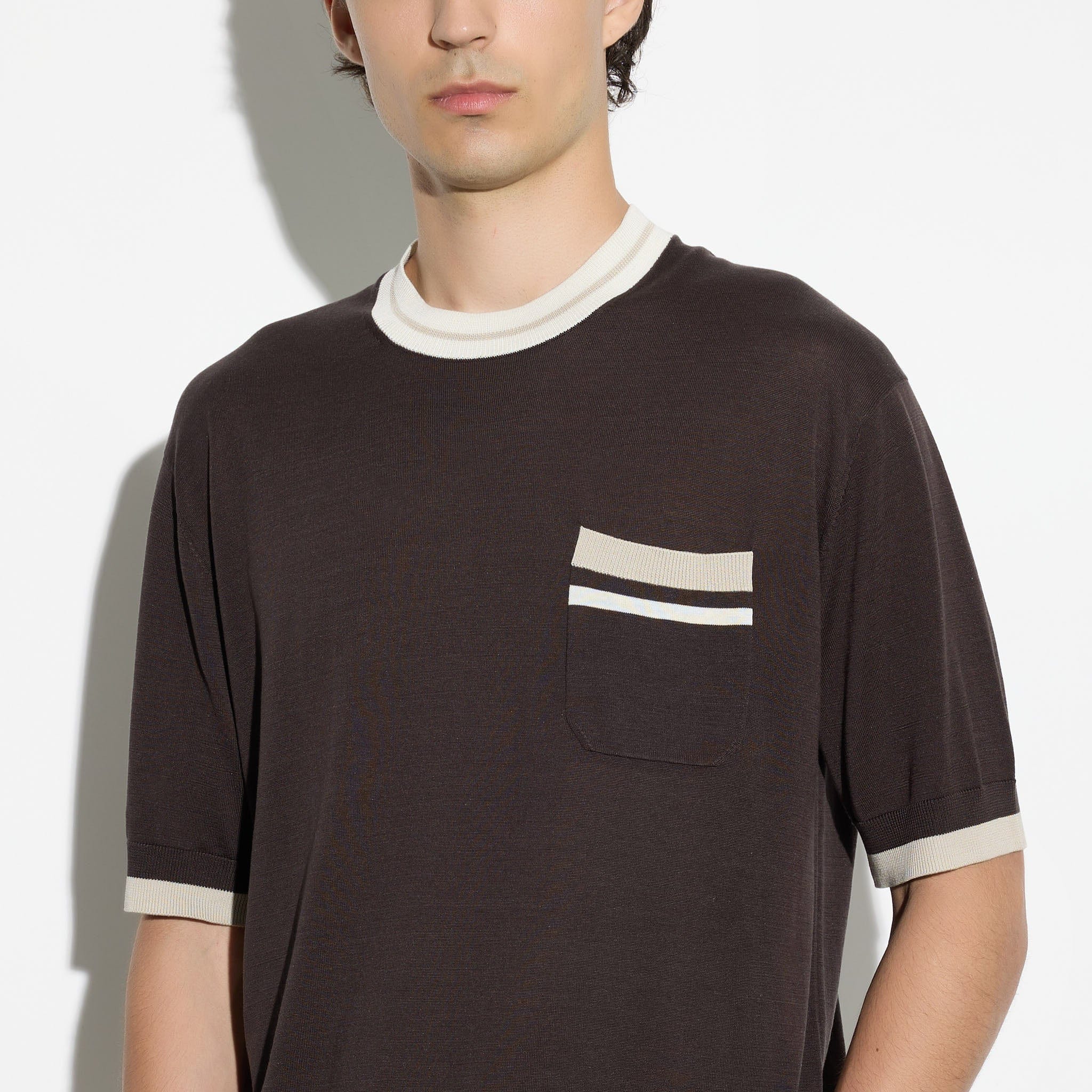 Maglia Girocollo in Seta Cotone con Profili a Contrasto Marrone Scuro Maglia Girocollo Paolo Pecora